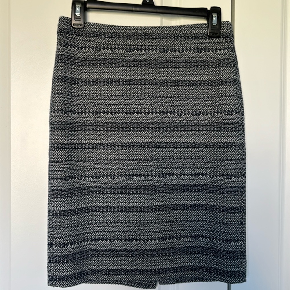 Ann Taylor 2p skirt.  Excellent preloved condition